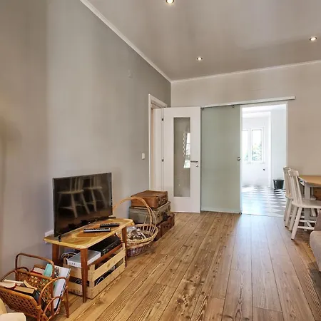 Altido Graca 2-br Near The Pantheon